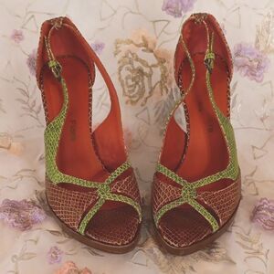 Isabella Fiore Women's Brown and Green Open-Toe Heels